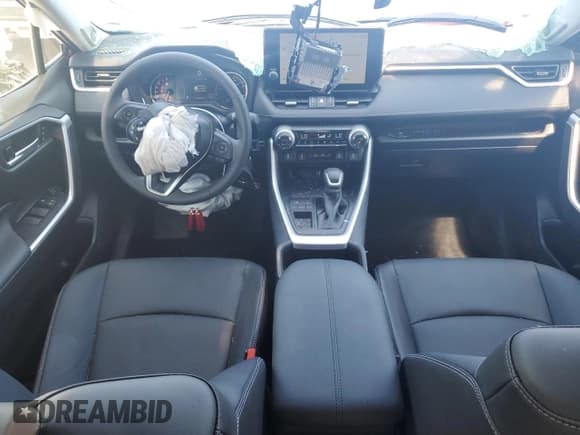 ✅ 2025 Toyota RAV4 XLE Premium • VIN: 2T3C1RFV4SW384204 • Lot: 60507075. Wystawiony na Copart z przebiegiem 2 011 mil. Bezpłatny archiwum sprzedaży aukcyjnych z USA i szczegółowy raport historii pojazdu na DreamBid. Zdjęcie 8.