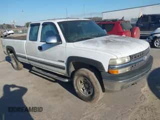 2000 Chevrolet Silverado 2500 LS z VIN 1GCGK29U5YE380137, wystawiony jako IAAI lot #41714449 z przebiegiem Nie podano mil oraz . Historia ofert i sprzedaży dostępna na DreamBid. Obrazek 1.