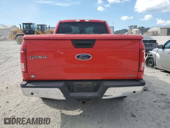 ✅ 2016 Ford F-150 XL • VIN: 1FTMF1E84GKD19565 • Lot: 69170625. Wystawiony na Copart z przebiegiem 166 101 mil. Bezpłatny archiwum sprzedaży aukcyjnych z USA i szczegółowy raport historii pojazdu na DreamBid. Zdjęcie 6.