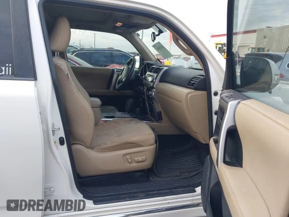 ✅ 2010 Toyota 4Runner SR5 • VIN: JTEBU5JR2A5007880 • Lot: 43704583. Listed on IAAI with 233,256 mi. Free auction sales archive from the USA and detailed vehicle history report at DreamBid. Image 5.