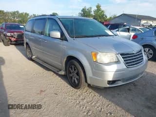 ✅ 2010 Chrysler Town & Country Touring Plus • VIN: 2A4RR8D15AR405688 • Lot: 43183852. Wystawiony na IAAI z przebiegiem 224 880 mil. Bezpłatny archiwum sprzedaży aukcyjnych z USA i szczegółowy raport historii pojazdu na DreamBid. Zdjęcie 1.