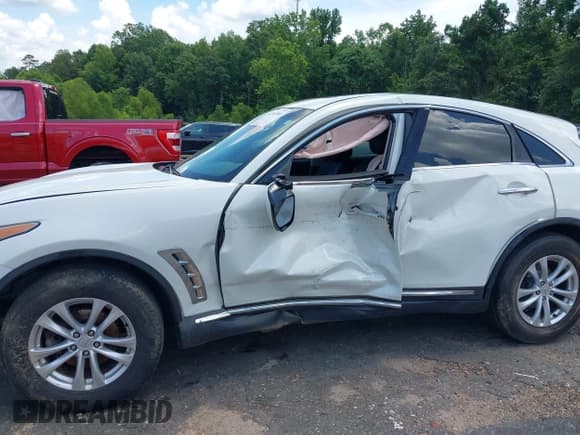 ✅ 2011 Infiniti FX • VIN: JN8AS1MW3BM731475 • Lot: 42701380. Listed on IAAI with 202,578 mi. Free auction sales archive from the USA and detailed vehicle history report at DreamBid. Image 6.