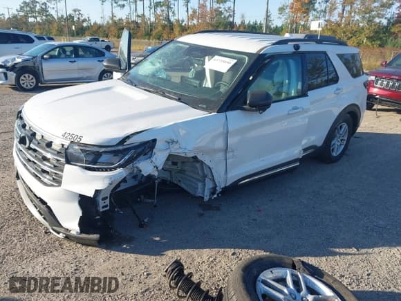 ✅ 2025 Ford Explorer Active • VIN: 1FMUK8DH4SGA19750 • Lot: 43725050. Listed on IAAI with 1,383 mi. Free auction sales archive from the USA and detailed vehicle history report at DreamBid. Image 2.