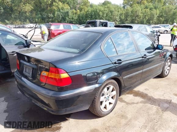 2003 BMW 3 Series 325xi с VIN WBAEU33453PM57891, выставлен на аукционе IAAI как лот 43202381 с пробегом 222 410 миль миль и . История ставок и продаж доступна на DreamBid. Изображение 4.