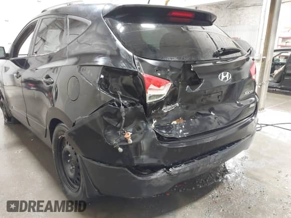 2011 Hyundai Tucson GLS z VIN KM8JUCAC7BU249745, wystawiony jako IAAI lot #42489902 z przebiegiem 186 744 mil mil oraz . Historia ofert i sprzedaży dostępna na DreamBid. Obrazek 6.