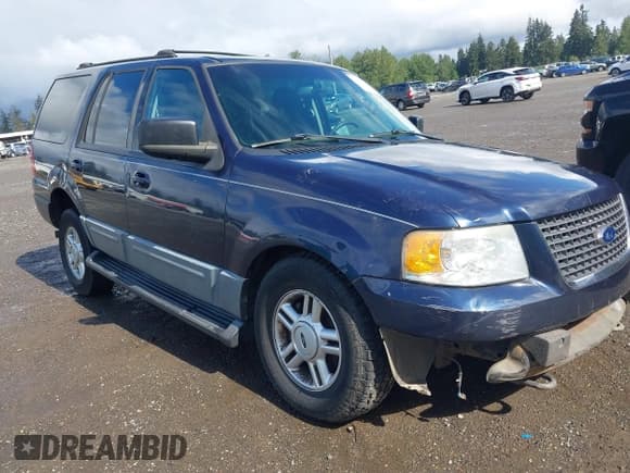 ✅ 2004 Ford Expedition Special Service • VIN: 1FMFU16L04LA40973 • Lot: 42304564. Wystawiony na IAAI z przebiegiem 221 708 mil. Bezpłatny archiwum sprzedaży aukcyjnych z USA i szczegółowy raport historii pojazdu na DreamBid. Zdjęcie 1.