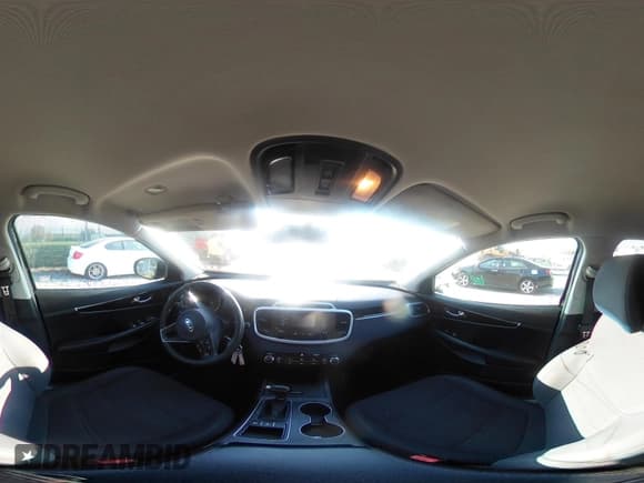 ✅ 2016 Kia Sorento LX • VIN: 5XYPGDA58GG131239 • Lot: 43596580. Wystawiony na IAAI z przebiegiem 99 329 mil. Bezpłatny archiwum sprzedaży aukcyjnych z USA i szczegółowy raport historii pojazdu na DreamBid. Zdjęcie 18.