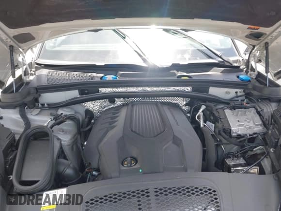 ✅ 2022 Porsche Macan • VIN: WP1AA2A58NLB09110 • Lot: 42827074. Listed on IAAI with 22,810 mi. Free auction sales archive from the USA and detailed vehicle history report at DreamBid. Image 10.