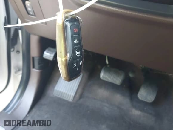 ✅ 2015 Ford F-150 XLT • VIN: 1FTEW1EG1FFC61434 • Lot: 42137771. Wystawiony na IAAI z przebiegiem Nie podano. Bezpłatny archiwum sprzedaży aukcyjnych z USA i szczegółowy raport historii pojazdu na DreamBid. Zdjęcie 11.