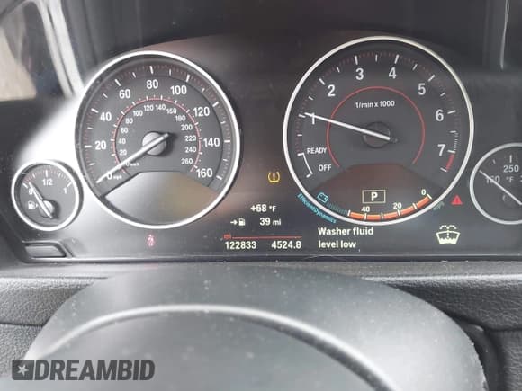 ✅ 2015 BMW 3 Series 328i xDrive • VIN: WBA3B5C5XFF959517 • Lot: 42421435. Wystawiony na IAAI z przebiegiem 122 833 mil. Bezpłatny archiwum sprzedaży aukcyjnych z USA i szczegółowy raport historii pojazdu na DreamBid. Zdjęcie 7.