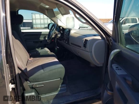 ✅ 2010 Chevrolet Silverado 1500 LS • VIN: 1GCSCREA2AZ187079 • Lot: 43368794. Listed on IAAI with 128,476 mi. Free auction sales archive from the USA and detailed vehicle history report at DreamBid. Image 5.