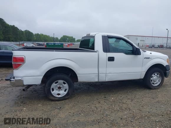 ✅ 2011 Ford F-150 XL • VIN: 1FTMF1CM1BFC07033 • Lot: 42368375. Listed on IAAI with 176,861 mi. Free auction sales archive from the USA and detailed vehicle history report at DreamBid. Image 17.