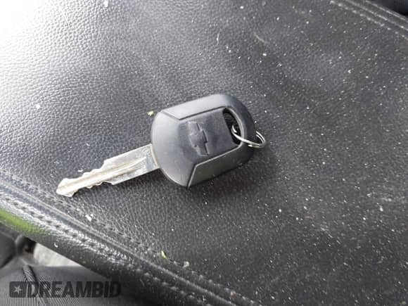 2015 Chevrolet Captiva Sport LS z VIN 3GNAL2EK7FS520108, wystawiony jako IAAI lot #41655207 z przebiegiem 201 135 mil mil oraz . Historia ofert i sprzedaży dostępna na DreamBid. Obrazek 11.