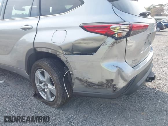 ✅ 2020 Toyota Highlander L • VIN: 5TDCZRAH8LS504468 • Lot: 43759492. Wystawiony na IAAI z przebiegiem 67 595 mil. Bezpłatny archiwum sprzedaży aukcyjnych z USA i szczegółowy raport historii pojazdu na DreamBid. Zdjęcie 6.