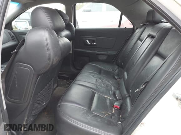 ✅ 2006 Cadillac CTS • VIN: 1G6DM57TX60125263 • Lot: 43531193. Wystawiony na IAAI z przebiegiem 235 453 mil. Bezpłatny archiwum sprzedaży aukcyjnych z USA i szczegółowy raport historii pojazdu na DreamBid. Zdjęcie 8.