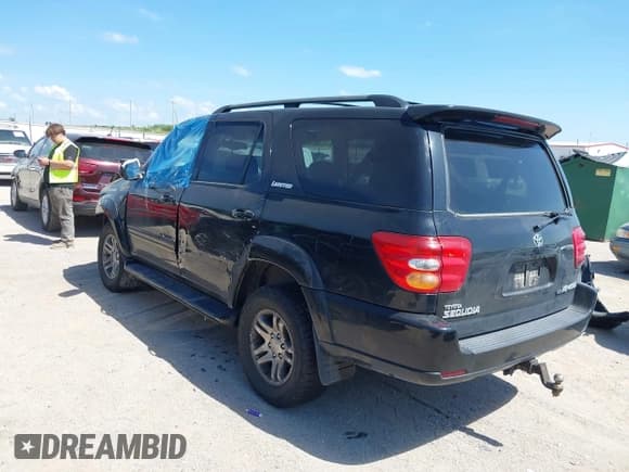 ✅ 2004 Toyota Sequoia Limited • VIN: 5TDBT48A24S208064 • Lot: 42740062. Listed on IAAI with 324,945 mi. Free auction sales archive from the USA and detailed vehicle history report at DreamBid. Image 3.