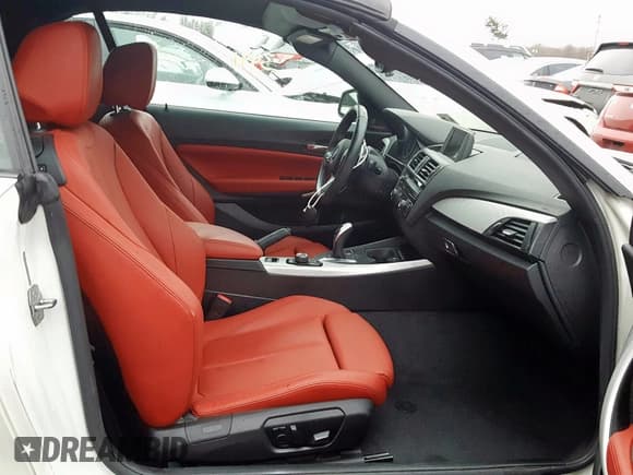 ✅ 2015 BMW 2 Series M235i • VIN: WBA1M1C57FVZ99313 • Lot: 31220780. Wystawiony na Copart z przebiegiem 34 911 mil. Bezpłatny archiwum sprzedaży aukcyjnych z USA i szczegółowy raport historii pojazdu na DreamBid. Zdjęcie 5.