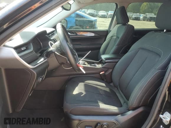✅ 2021 Jeep Grand Cherokee Laredo • VIN: 1C4RJKAG2M8172985 • Lot: 81416975. Listed on Copart with 84,538 mi. Free auction sales archive from the USA and detailed vehicle history report at DreamBid. Image 7.