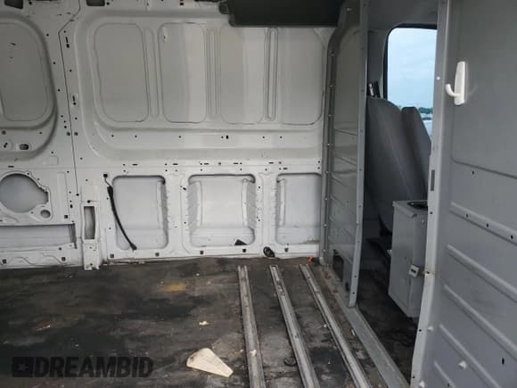 ✅ 2017 Ford Transit • VIN: 1FTYE2YM6HKB55367 • Лот: 60831755. Опубликован ранее на Copart с пробегом 147 783 миль. Бесплатный доступ к архиву аукционных продаж из США и подробный отчёт об истории автомобиля на DreamBid. Изображение 11.