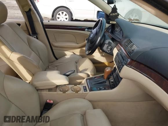 ✅ 2005 BMW 3 Series 330i • VIN: WBAEV53495KM38799 • Lot: 43858254. Wystawiony na IAAI z przebiegiem 151 000 mil. Bezpłatny archiwum sprzedaży aukcyjnych z USA i szczegółowy raport historii pojazdu na DreamBid. Zdjęcie 5.