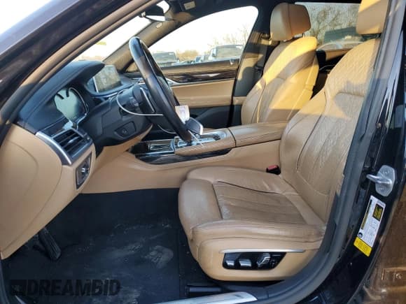 ✅ 2016 BMW 7 Series 740i • VIN: WBA7E2C59GG547530 • Lot: 88931785. Listed on Copart with 113,822 mi. Free auction sales archive from the USA and detailed vehicle history report at DreamBid. Image 7.