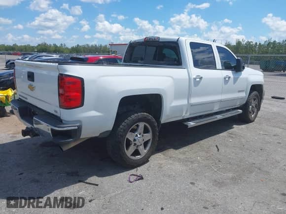 2015 Chevrolet Silverado 2500HD LTZ with VIN 1GC1CWEG9FF126514, listed as a IAAI auction lot 41897687 with 207,231 mi miles and . Bid and sale history available at DreamBid. Image 4.