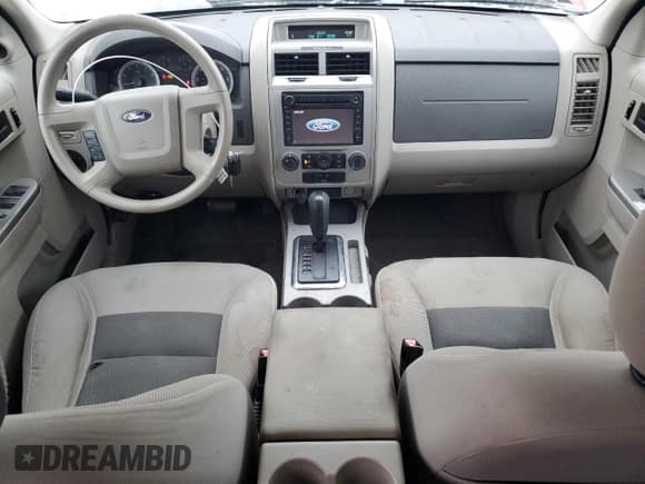 ✅ 2008 Ford Escape XLT • VIN: 1FMCU93128KA60139 • Лот: 92296545. Опубликован ранее на Copart с пробегом 161 589 миль. Бесплатный доступ к архиву аукционных продаж из США и подробный отчёт об истории автомобиля на DreamBid. Изображение 8.