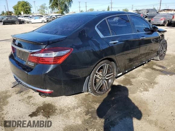 ✅ 2017 Honda Accord Sport SE • VIN: 1HGCR2F10HA074122 • Lot: 87233625. Wystawiony na Copart z przebiegiem 146 428 mil. Bezpłatny archiwum sprzedaży aukcyjnych z USA i szczegółowy raport historii pojazdu na DreamBid. Zdjęcie 3.