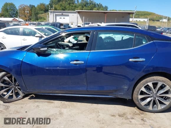 ✅ 2021 Nissan Maxima Platinum • VIN: 1N4AA6FV6MC513237 • Lot: 43118321. Listed on IAAI with 34,060 mi. Free auction sales archive from the USA and detailed vehicle history report at DreamBid. Image 15.