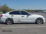 ✅ 2012 BMW 3 Series 335i • VIN: WBA3A9G54CNN67686 • Лот: 42106853. Опубликован ранее на IAAI с пробегом 141 368 миль. Бесплатный доступ к архиву аукционных продаж из США и подробный отчёт об истории автомобиля на DreamBid. Изображение 13.