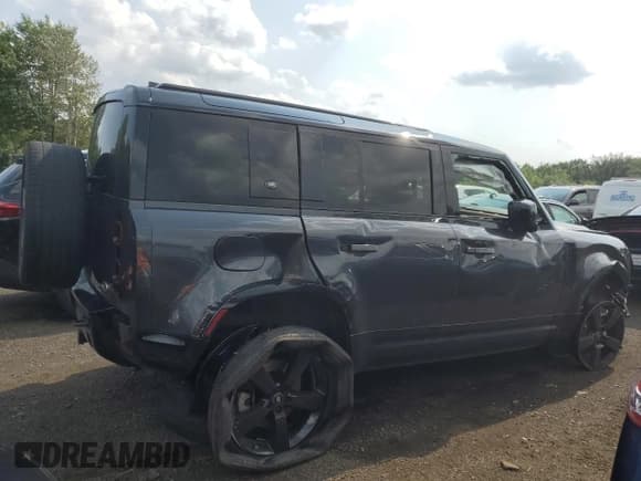 ✅ 2023 Land Rover Defender X-Dynamic SE • VIN: SALE2EEU3P2146845 • Lot: 65312954. Wystawiony na Copart z przebiegiem Nie podano. Bezpłatny archiwum sprzedaży aukcyjnych z USA i szczegółowy raport historii pojazdu na DreamBid. Zdjęcie 3.