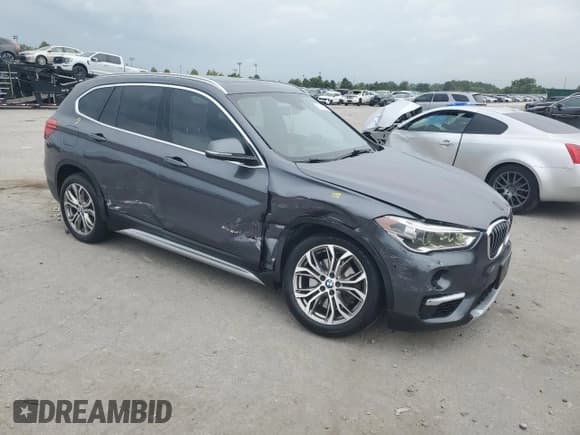 ✅ 2017 BMW X1 xDrive28i • VIN: WBXHT3Z34H4A52475 • Lot: 82125045. Wystawiony na Copart z przebiegiem 78 141 mil. Bezpłatny archiwum sprzedaży aukcyjnych z USA i szczegółowy raport historii pojazdu na DreamBid. Zdjęcie 4.