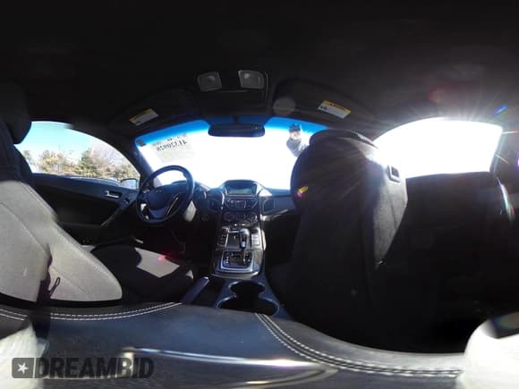 ✅ 2015 Hyundai Genesis Coupe 3.8L Base • VIN: KMHHT6KJ6FU129862 • Lot: 41320928. Wystawiony na IAAI z przebiegiem 125 357 mil. Bezpłatny archiwum sprzedaży aukcyjnych z USA i szczegółowy raport historii pojazdu na DreamBid. Zdjęcie 18.