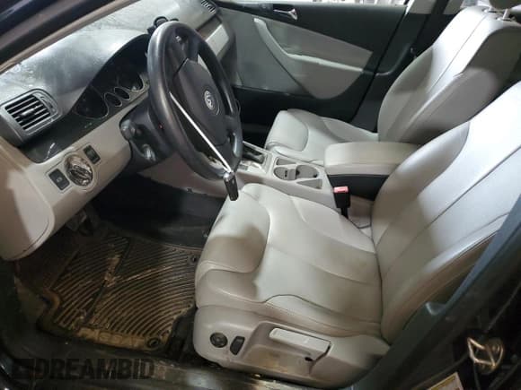 ✅ 2007 Volkswagen Passat 2.0T • VIN: WVWLK73C47E009870 • Lot: 53992105. Wystawiony na Copart z przebiegiem 73 426 mil. Bezpłatny archiwum sprzedaży aukcyjnych z USA i szczegółowy raport historii pojazdu na DreamBid. Zdjęcie 7.