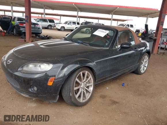 ✅ 2008 Mazda MX-5 Miata Grand Touring • VIN: JM1NC25F880142405 • Лот: 43393819. Опубликован ранее на IAAI с пробегом 86 957 миль. Бесплатный доступ к архиву аукционных продаж из США и подробный отчёт об истории автомобиля на DreamBid. Изображение 17.