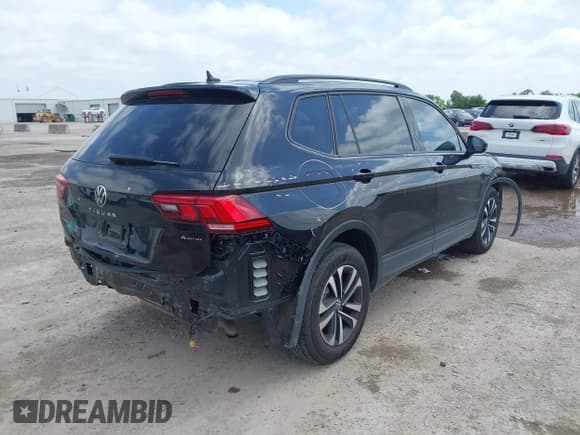 ✅ 2022 Volkswagen Tiguan S • VIN: 3VV0B7AX7NM137070 • Lot: 42492020. Wystawiony na IAAI z przebiegiem 24 396 mil. Bezpłatny archiwum sprzedaży aukcyjnych z USA i szczegółowy raport historii pojazdu na DreamBid. Zdjęcie 4.