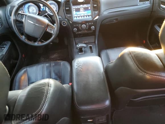 ✅ 2013 Chrysler 300 S • VIN: 2C3CCAGG7DH716039 • Lot: 48256285. Listed on Copart with 224,845 mi. Free auction sales archive from the USA and detailed vehicle history report at DreamBid. Image 8.