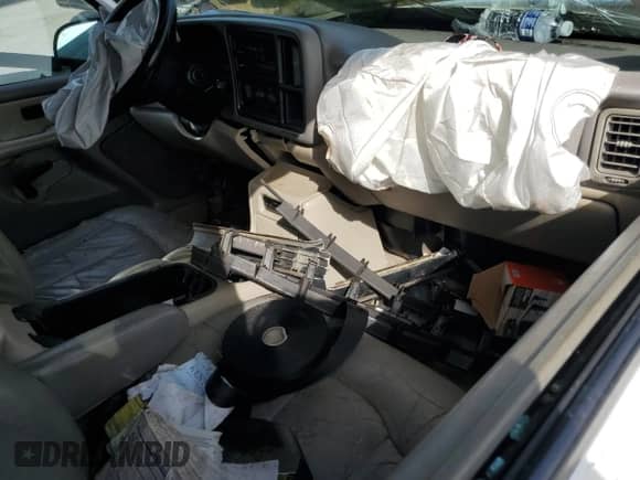 2001 Chevrolet Suburban LS с VIN 3GNEC16T51G249998, выставлен на аукционе Copart как лот 65819714 с пробегом Не указан миль и На запчасти • Non repairable. История ставок и продаж доступна на DreamBid. Изображение 8.