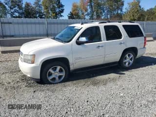 ✅ 2011 Chevrolet Tahoe LTZ • VIN: 1GNSCCE01BR275280 • Lot: 87010335. Wystawiony na Copart z przebiegiem 184 252 mil. Bezpłatny archiwum sprzedaży aukcyjnych z USA i szczegółowy raport historii pojazdu na DreamBid. Zdjęcie 1.