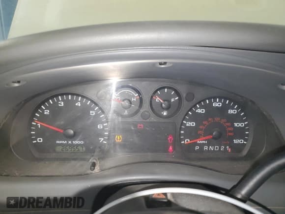 ✅ 2010 Ford Ranger XL • VIN: 1FTKR1EE1APA62170 • Lot: 61054015. Wystawiony na Copart z przebiegiem 26 955 mil. Bezpłatny archiwum sprzedaży aukcyjnych z USA i szczegółowy raport historii pojazdu na DreamBid. Zdjęcie 9.