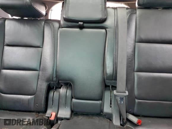 ✅ 2015 Ford Explorer Limited • VIN: 1FM5K8F87FGA09656 • Lot: 93121305. Wystawiony na Copart z przebiegiem 217 402 mil. Bezpłatny archiwum sprzedaży aukcyjnych z USA i szczegółowy raport historii pojazdu na DreamBid. Zdjęcie 10.