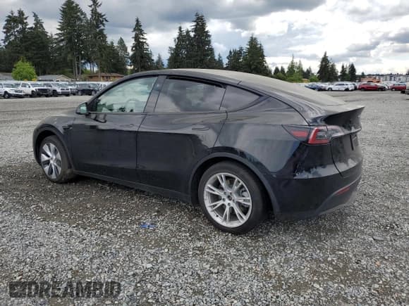 ✅ 2024 Tesla Model Y Long Range • VIN: 7SAYGDEE7RF985344 • Лот: 56403855. Опубликован ранее на Copart с пробегом 27 596 миль. Бесплатный доступ к архиву аукционных продаж из США и подробный отчёт об истории автомобиля на DreamBid. Изображение 2.