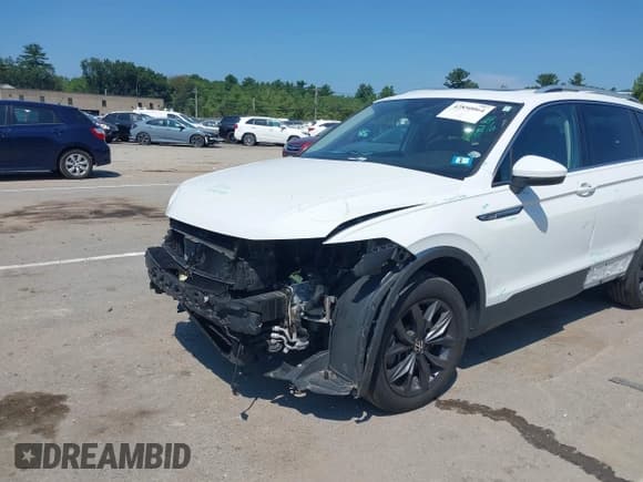 ✅ 2022 Volkswagen Tiguan SE • VIN: 3VV2B7AX2NM096940 • Lot: 42850064. Wystawiony na IAAI z przebiegiem 52 304 mil. Bezpłatny archiwum sprzedaży aukcyjnych z USA i szczegółowy raport historii pojazdu na DreamBid. Zdjęcie 6.