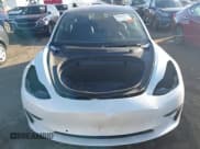 ✅ 2020 Tesla Model 3 Standard Range Plus • VIN: 5YJ3E1EA8LF504730 • Lot: 43648755. Wystawiony na IAAI z przebiegiem 84 703 mil. Bezpłatny archiwum sprzedaży aukcyjnych z USA i szczegółowy raport historii pojazdu na DreamBid. Zdjęcie 6.