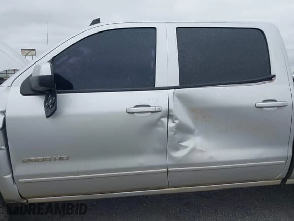 ✅ 2015 Chevrolet Silverado 2500HD LT • VIN: 1GC1KVEG9FF640344 • Lot: 43345081. Listed on IAAI with 294,853 mi. Free auction sales archive from the USA and detailed vehicle history report at DreamBid. Image 20.