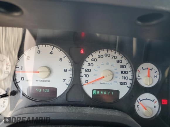 ✅ 2002 Dodge 1500 • VIN: 1D7HU18N62J254005 • Лот: 64852334. Опубликован ранее на Copart с пробегом 93 106 миль. Бесплатный доступ к архиву аукционных продаж из США и подробный отчёт об истории автомобиля на DreamBid. Изображение 9.