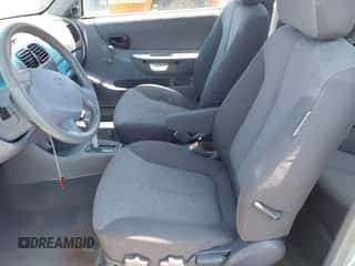 2004 Hyundai Accent GL z VIN KMHCG35C14U314148, wystawiony jako IAAI lot #42080238 z przebiegiem 123 584 mil mil oraz . Historia ofert i sprzedaży dostępna na DreamBid. Obrazek 5.