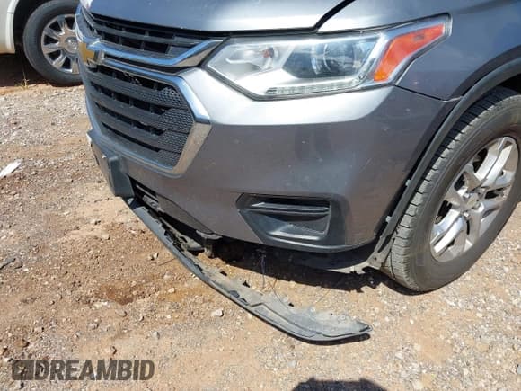 ✅ 2018 Chevrolet Traverse LS • VIN: 1GNERFKW9JJ175091 • Lot: 42826554. Listed on IAAI with 144,044 mi. Free auction sales archive from the USA and detailed vehicle history report at DreamBid. Image 6.