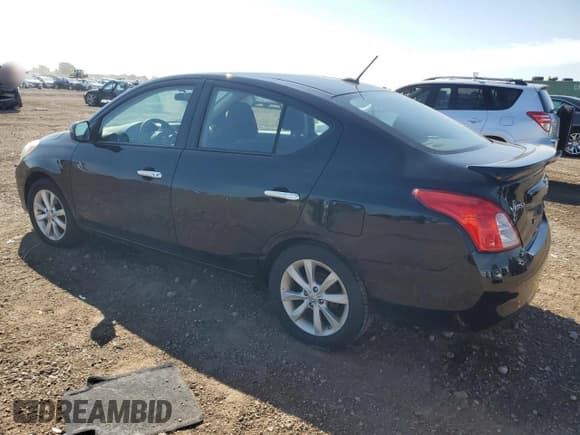 ✅ 2014 Nissan Versa SL • VIN: 3N1CN7AP2EL821875 • Lot: 71043935. Wystawiony na Copart z przebiegiem 113 262 mil. Bezpłatny archiwum sprzedaży aukcyjnych z USA i szczegółowy raport historii pojazdu na DreamBid. Zdjęcie 2.
