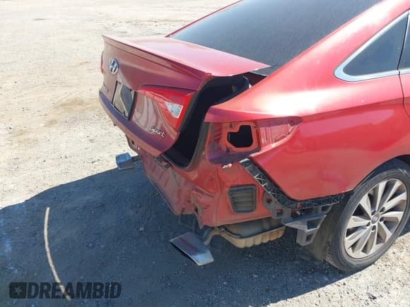 ✅ 2017 Hyundai Sonata Sport • VIN: 5NPE34AF9HH577020 • Lot: 43408537. Listed on IAAI with 174,024 mi. Free auction sales archive from the USA and detailed vehicle history report at DreamBid. Image 12.